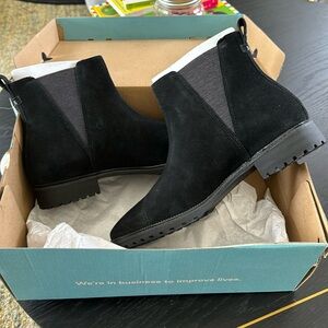 Brand new in box Toms Cleo Black Suede water resistant. Size 9.